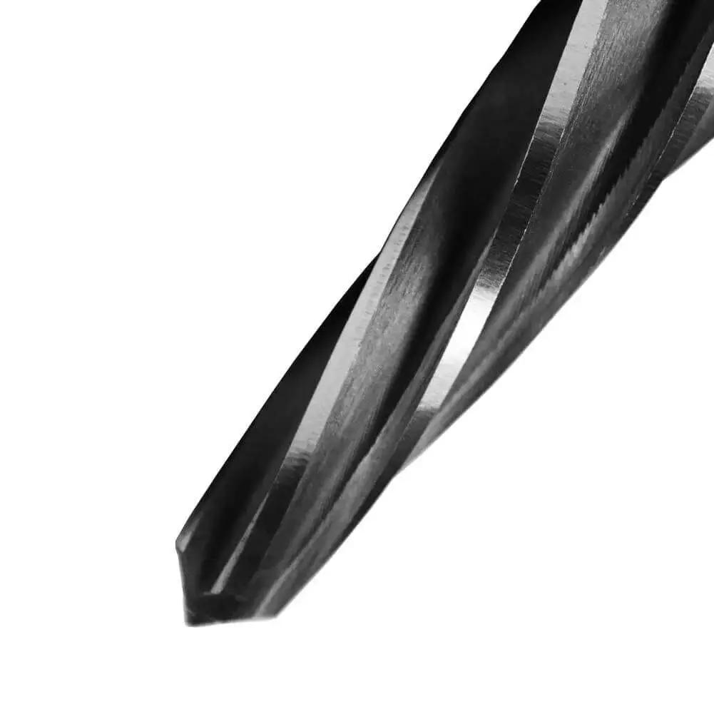 Close-up of 5/8 Inch Spiral Flute Reamer With 1/2 Inch Shank M2 HSS Bridge Reamer for Steel and Alloys Aluminum Copper Plastic Heavy Duty