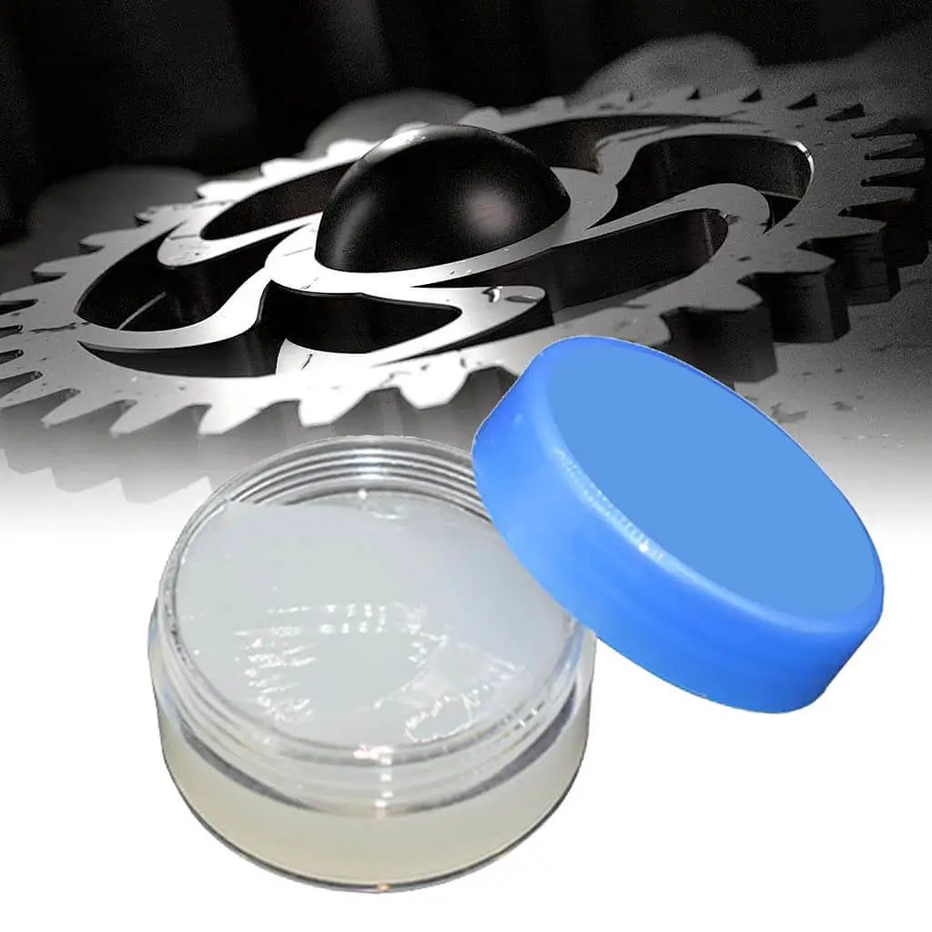 White Lithium Grease for Machinery and Gears, High and Low Temperature Resistance, Rust Prevention, lubricant tube next to gear
